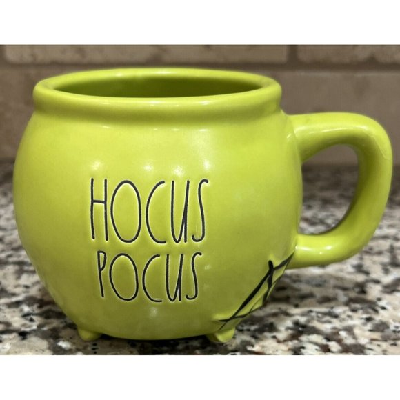 New Rae Dunn 2023 Halloween Web HOCUS POCUS Green Cauldron Mug - Picture 1 of 6